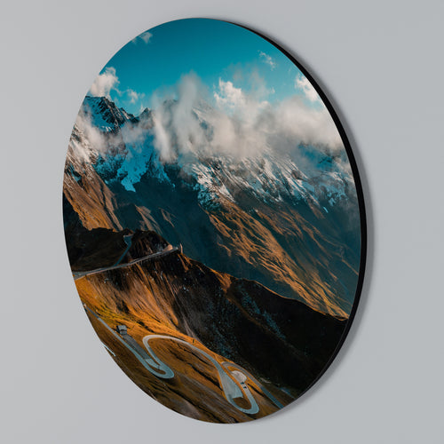 MOUNTAIN SERPENTINE Round Wall Art